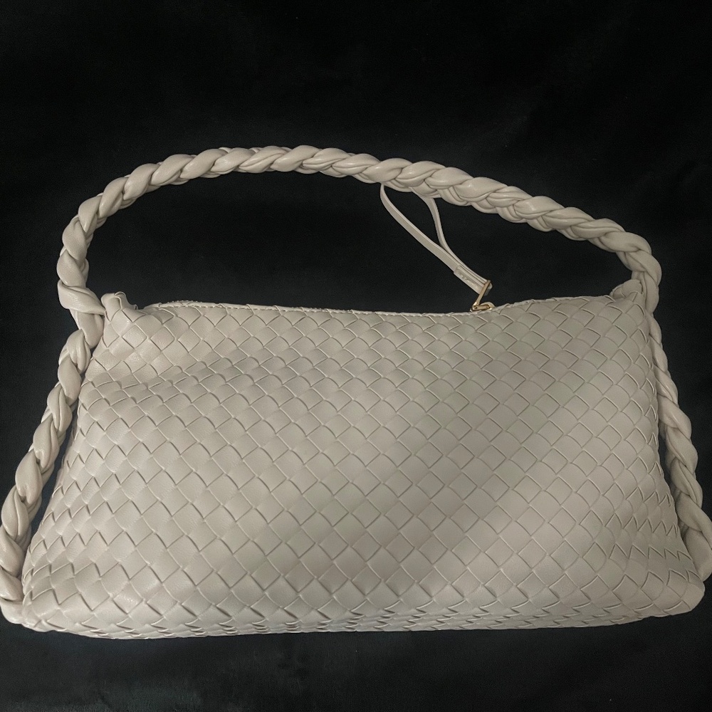 Cream woven shoulder bag